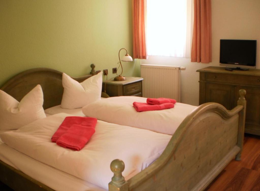 Thuringer Hof Hildburghausen Otel Oda fotoğraf