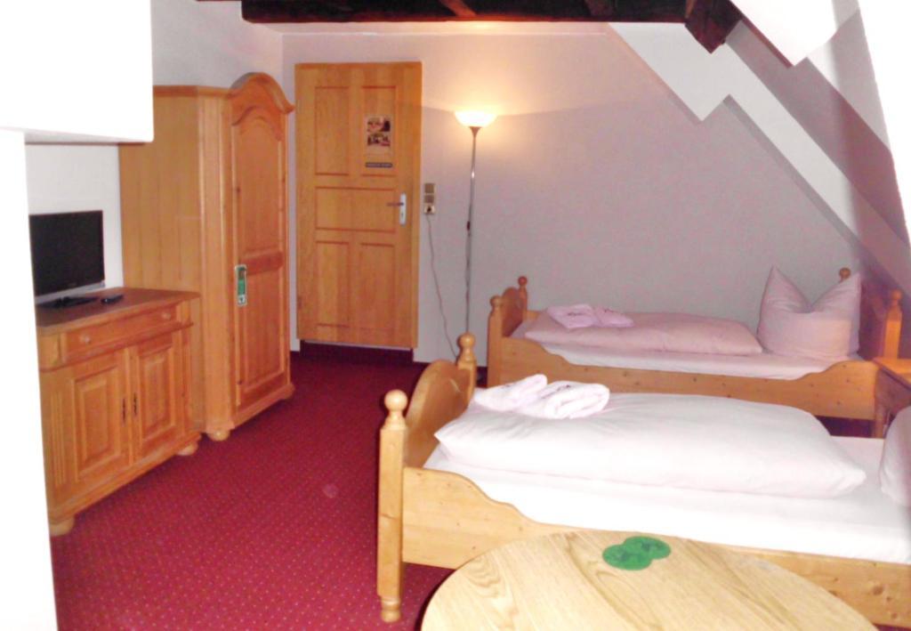Thuringer Hof Hildburghausen Otel Oda fotoğraf