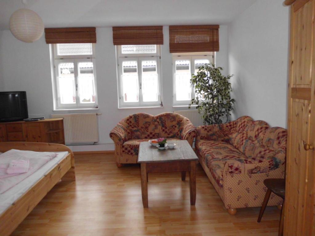 Thuringer Hof Hildburghausen Otel Oda fotoğraf
